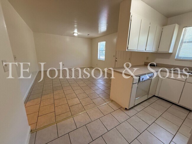 Foto del edificio - 2 Bedroom Utilities INCLUDED