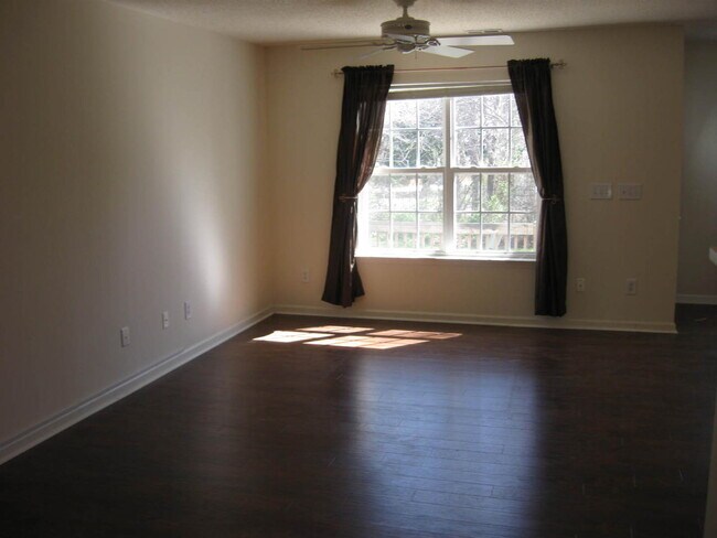 Foto del edificio - Greensboro NC Townhouse for Rent