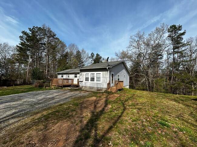 Building Photo - Three Bedroom - Large Living Room