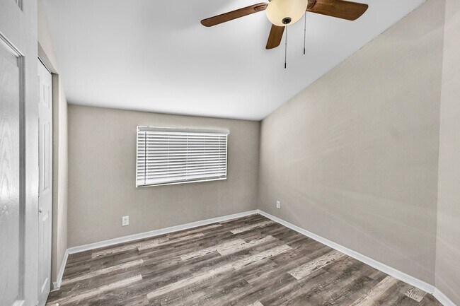 Building Photo - 3 br, 2.5 bath House - 5818 Cassandra Ct