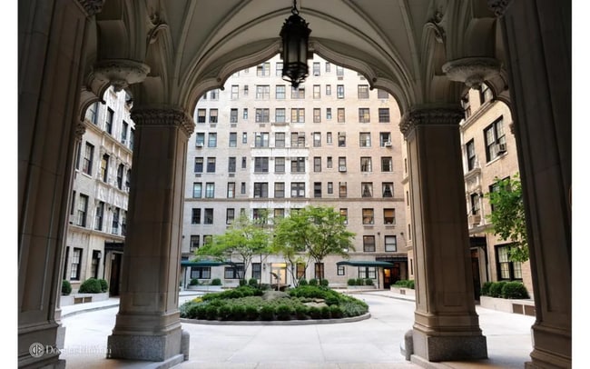 Building Photo - 1185 Park Ave