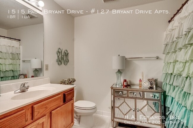 Building Photo - 1515 Paul Bryant Dr