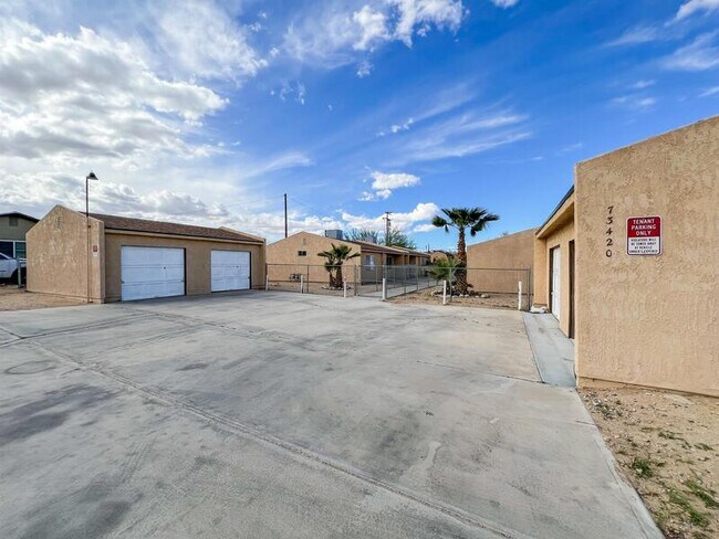Building Photo - 73420 El Paseo Dr