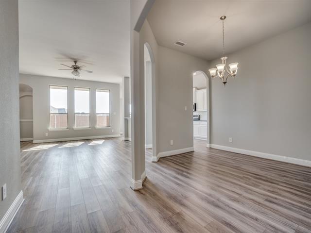 Building Photo - 509 Redbud Dr