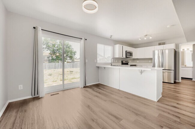 Foto del edificio - 5632 Marabou Way