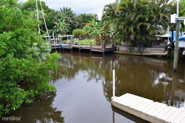 Building Photo - 2 br, 1 bath Apartment - 3116 S Kanner Hwy