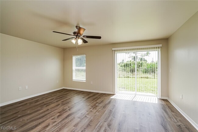 Building Photo - 4165 NE 9th Pl