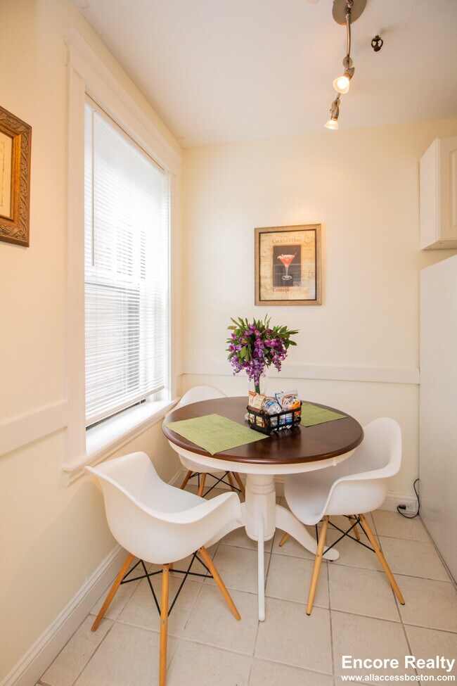 Foto del edificio - 1945 Commonwealth Ave