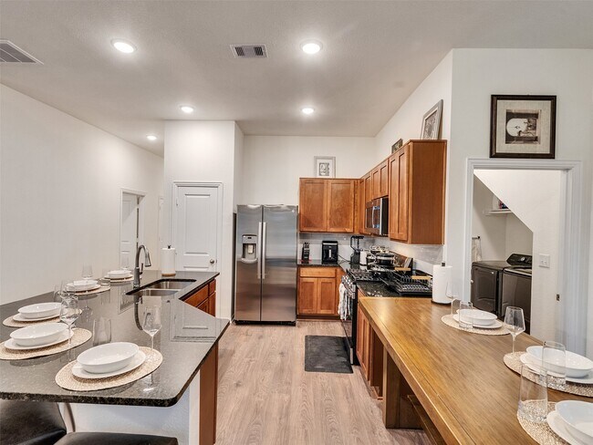 Foto del edificio - 420 Magnolia Ln