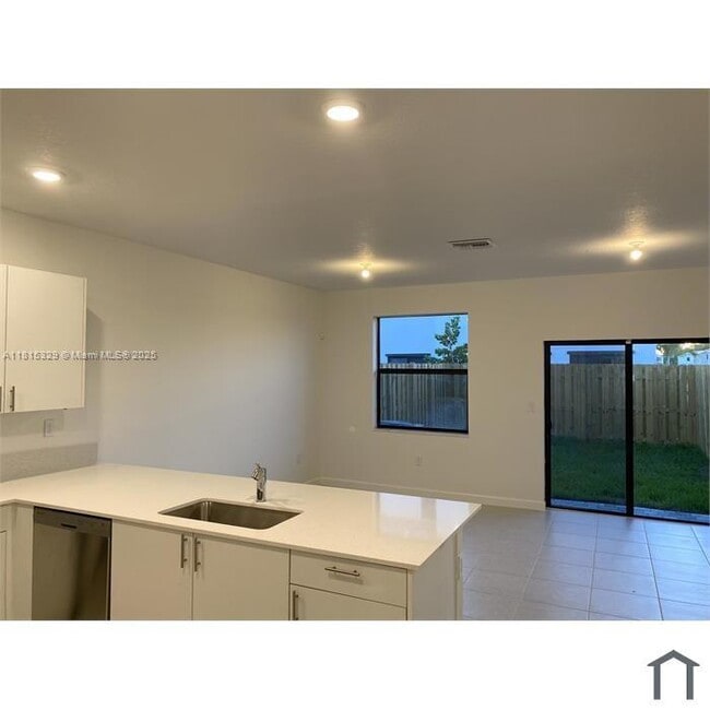 Building Photo - 12131 NW 23rd Ct