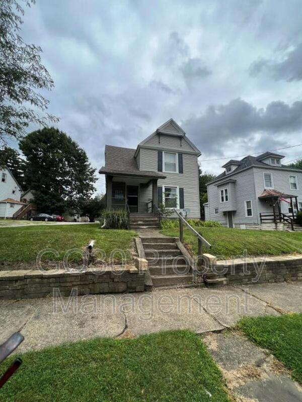 Building Photo - 493 Gage St