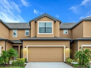 Building Photo - 2440 Seven Oaks Dr