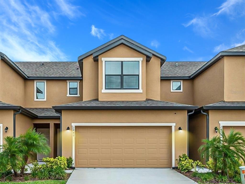 Foto principal - 2440 Seven Oaks Dr