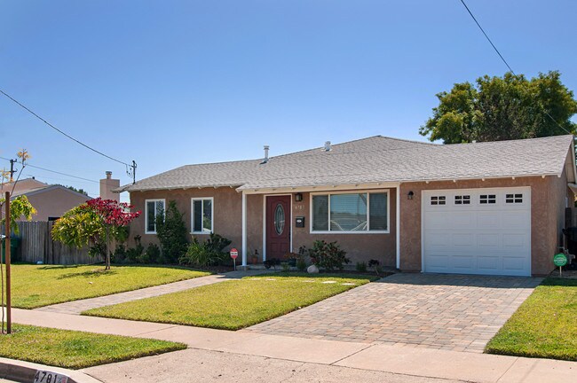 Building Photo - 4781 Lake Forest Ave