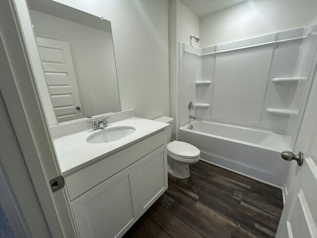 Foto del edificio - 309 Oakmont Cir