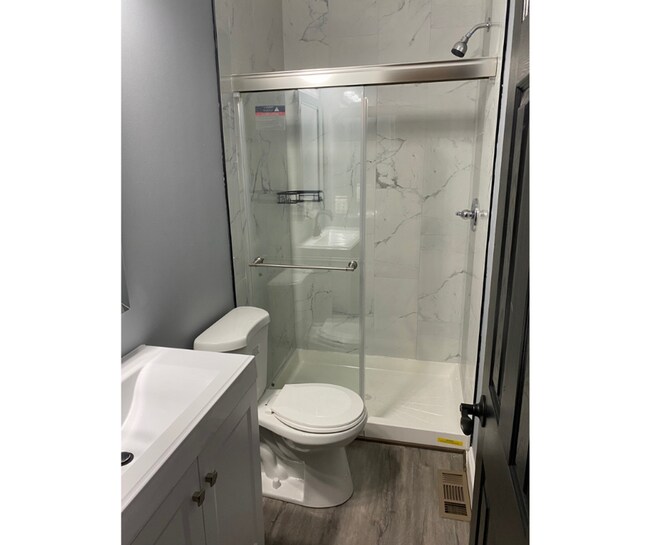 Building Photo - 529 S Longwood St