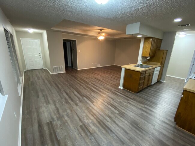 Foto del edificio - 557 W Jefferson St