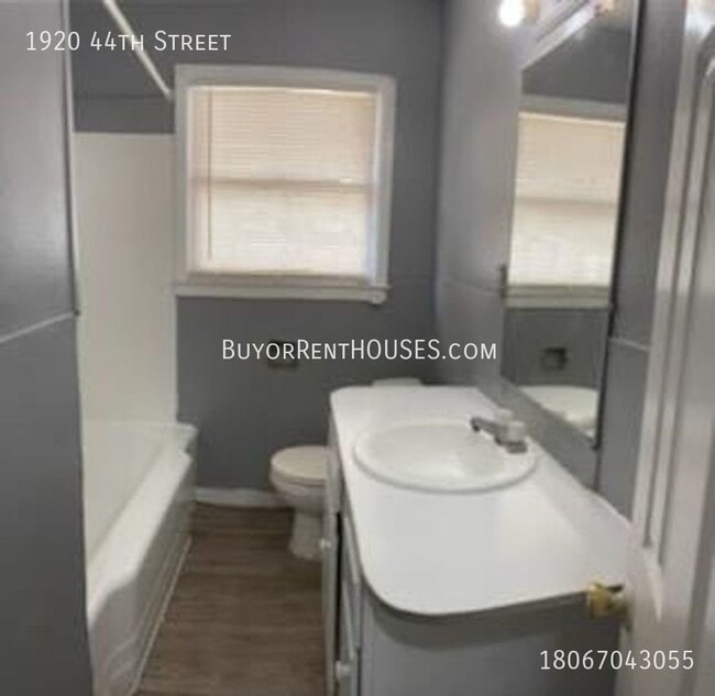 Building Photo - RENT is $1,375+ Pay $0 deposit at Move-In ...
