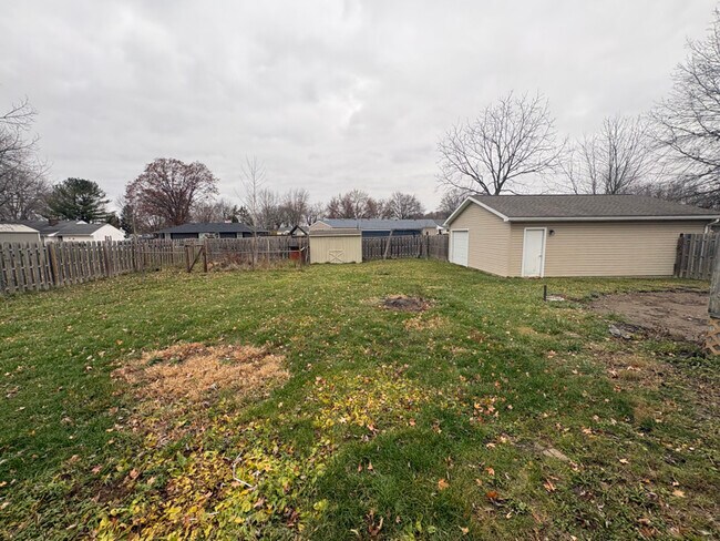 Foto del edificio - 1282 Lawndale Rd