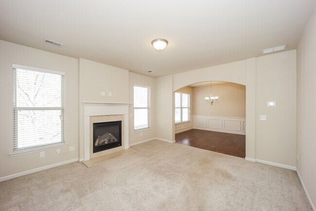 Building Photo - 244 Stillwood Dr