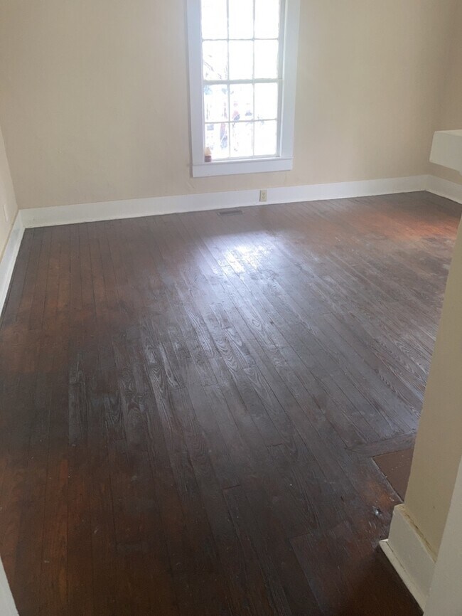 Building Photo - Recently remodeled Union home