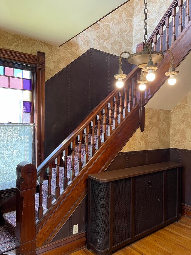 Foto del edificio - 320 E Jefferson St