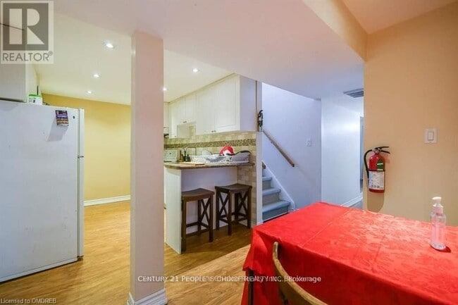Building Photo - 477 SILVERSTONE Dr