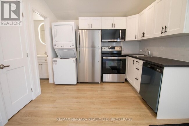 Building Photo - 362 Gatfield Ave