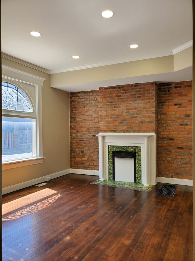 Sala de estar - 987 Parsons Ave