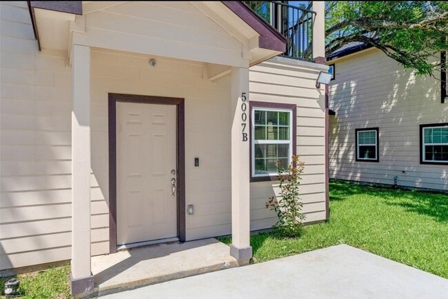 Building Photo - 5007 Mallow St