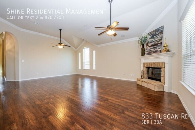 Foto del edificio - 833 TUSCAN Rd