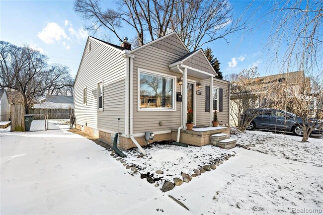 Building Photo - 4033 Oakshire Ave