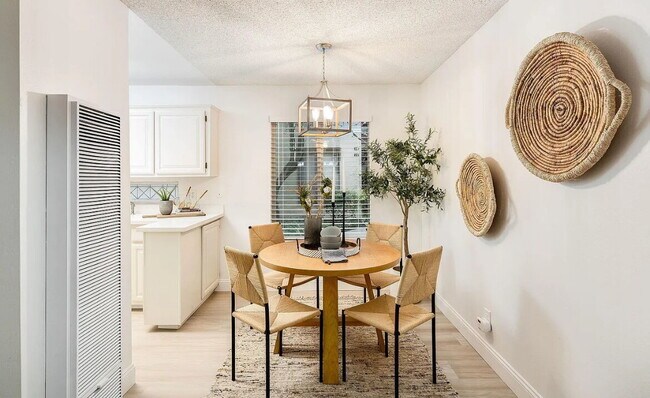 Foto del edificio - 2742 Oak Rd