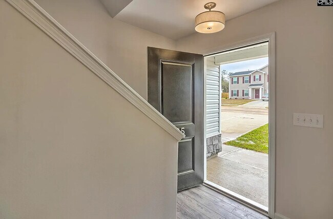 Foto del edificio - 4154 Half Mast Wy