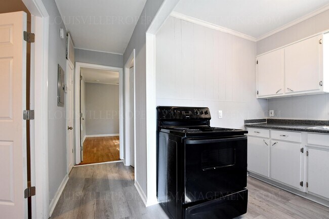 Foto del edificio - 1747 E Oak St
