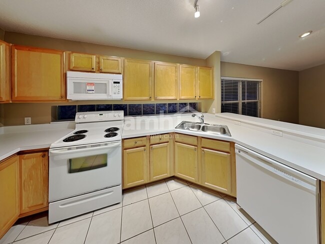 Building Photo - 13533 Tetherline Trl