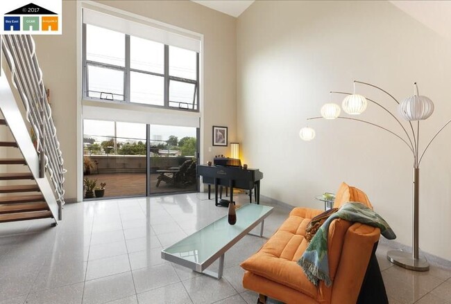 Living Room - 1001 46th St