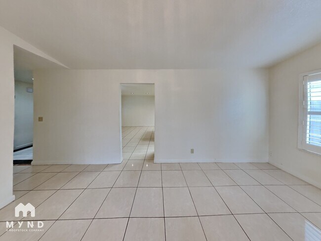 Foto del edificio - 8055 Wagon Trail Way