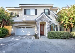 Building Photo - 529 S 5th Ave