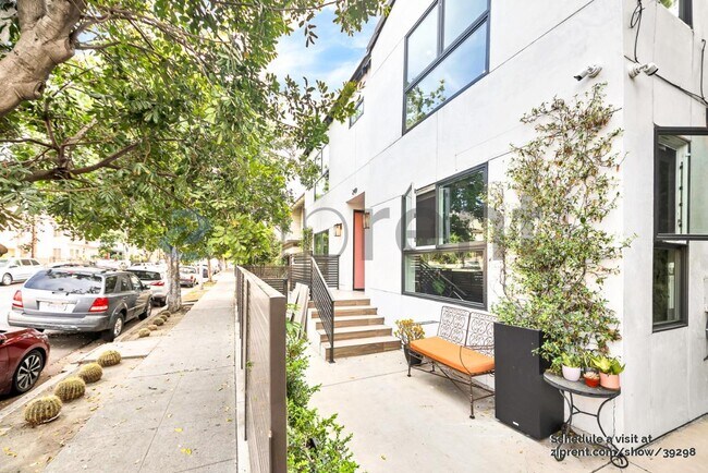 Foto del edificio - 249 N Bonnie Brae St