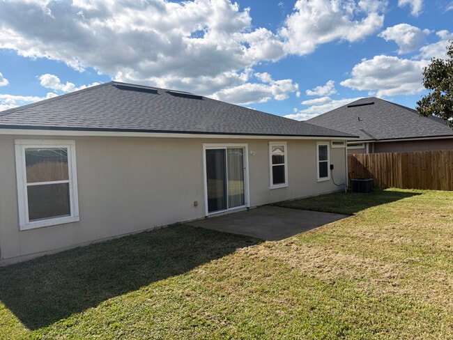 Building Photo - 45575 Ingleham Cir