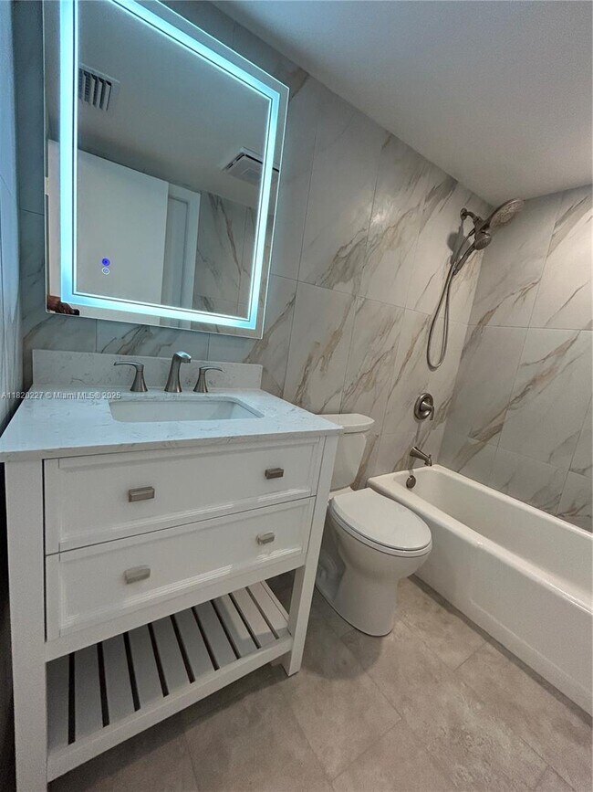 Foto del edificio - 2862 NE 32nd St