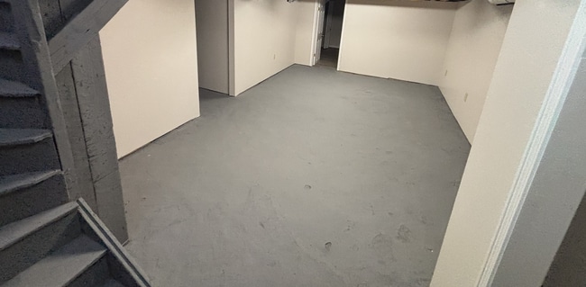 Building Photo - 25 Vipond Rd