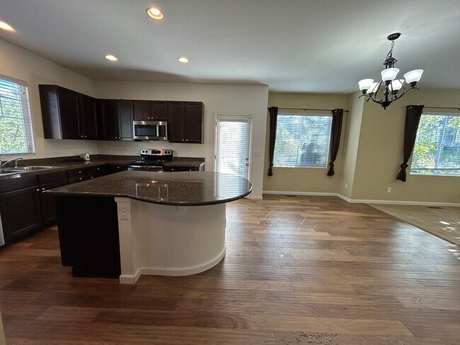 Foto del edificio - Beautiful 5-bedroom House in the Saddle Rock Area