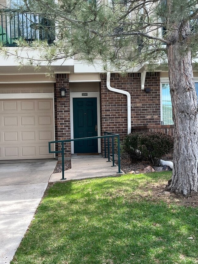 Building Photo - 2010 Shamrock Dr