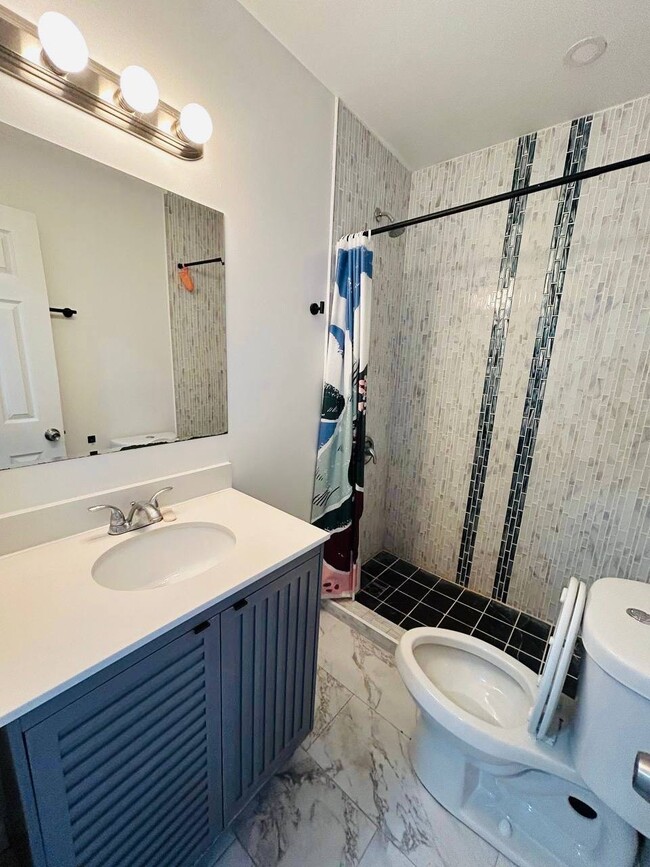 Photo - 541 Roseland Ave House