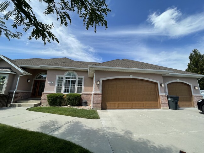 Building Photo - 1156 W Park Palisade Dr