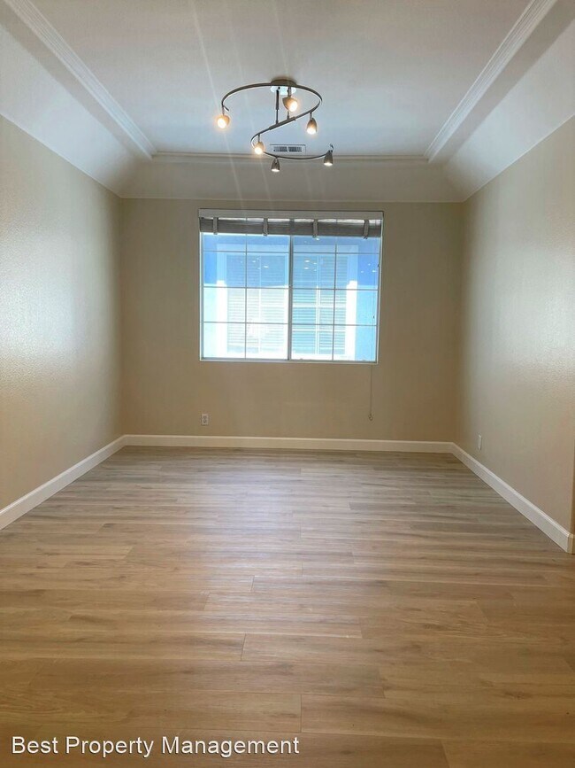 Foto del edificio - 4 br, 3 bath House - 1269 Michigan Ave