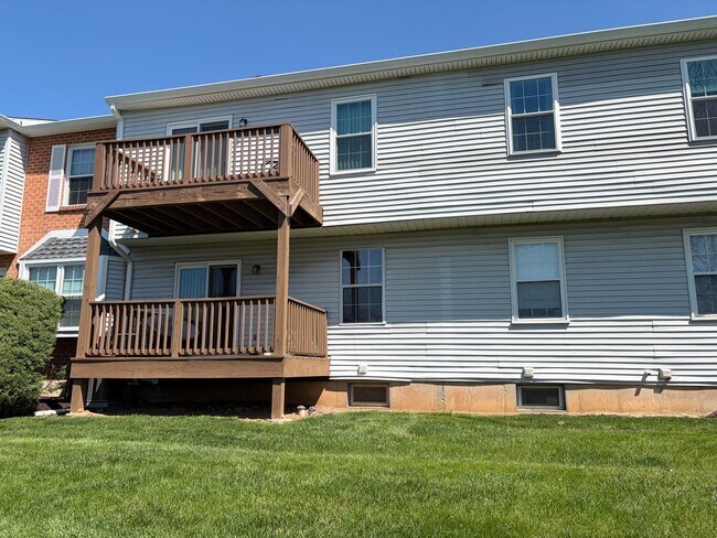 Foto del edificio - Well Maintained 2nd Floor Condo Now Available in Northridge Estates