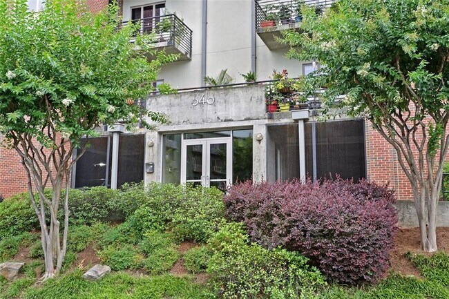 Foto del edificio - 640 Glen Iris Dr NE
